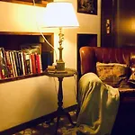 Cozy House Sleeps 2 With Pet Friendly Option Mexilhoeira Grande