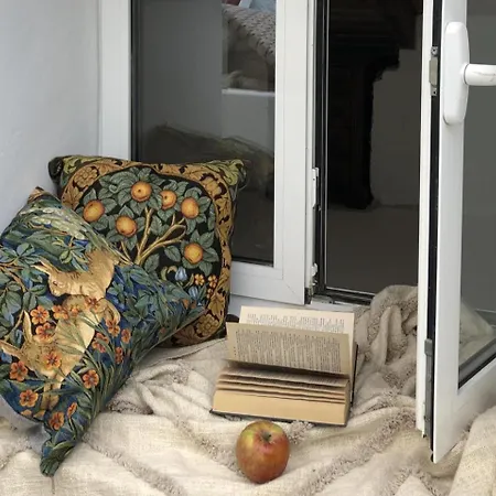 Cozy House Sleeps 2 With Pet Friendly Option Tatil Evi Mexilhoeira Grande