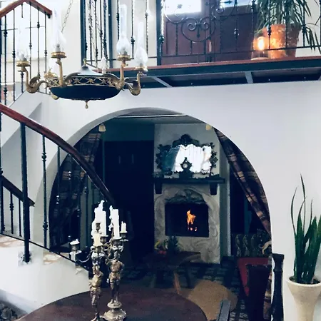 Cozy House Sleeps 2 With Pet Friendly Option