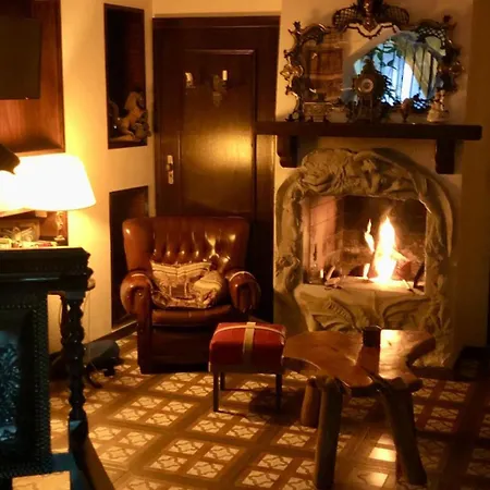 Cozy House Sleeps 2 With Pet Friendly Option 펜션 *