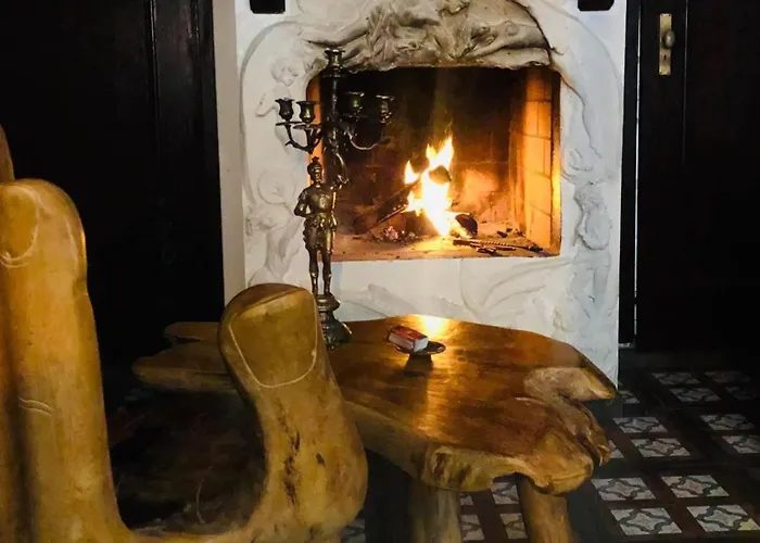 Cozy House Sleeps 2 With Pet Friendly Option