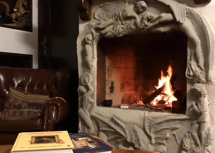 Cozy House Sleeps 2 With Pet Friendly Option